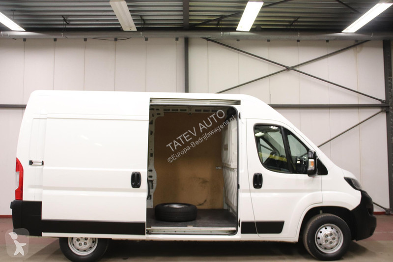 Furgoneta Peugeot 140 PK L2H2...