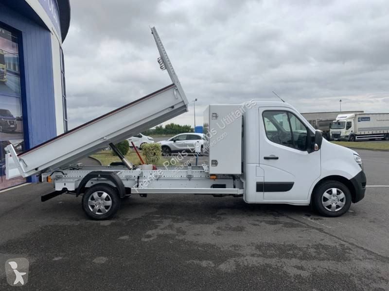 Véhicule utilitaire Nissan