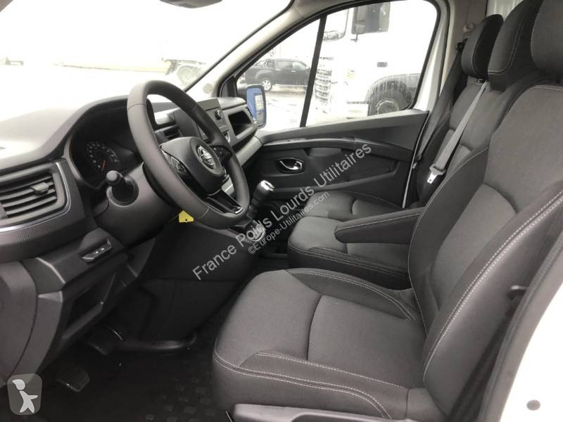Véhicule utilitaire Nissan
