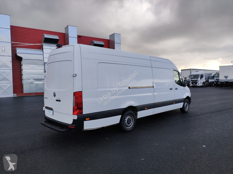 Véhicule utilitaire Mercedes SPRINTER FOURGON