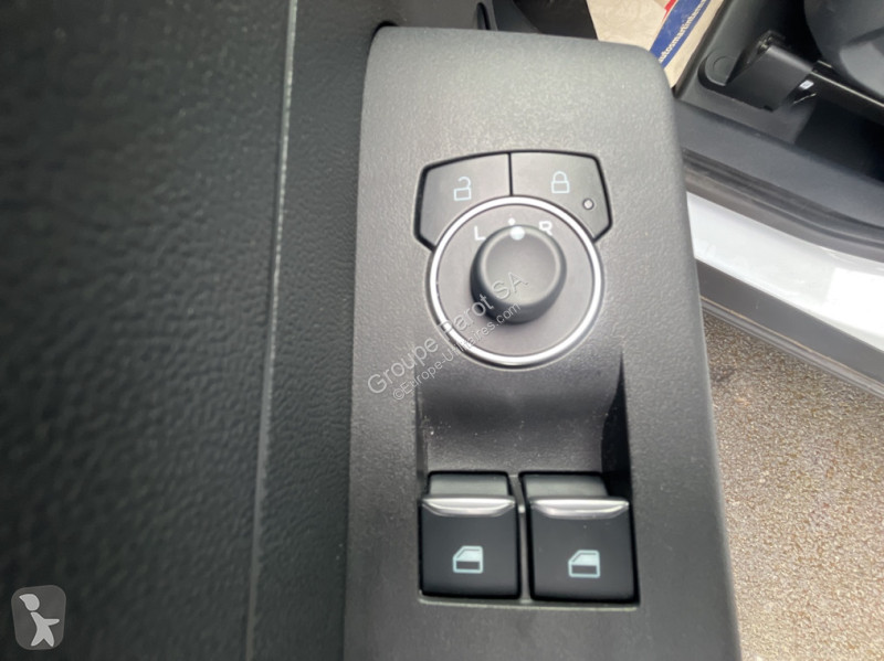 Véhicule utilitaire Ford 1.0 EcoBoost 100ch Trend