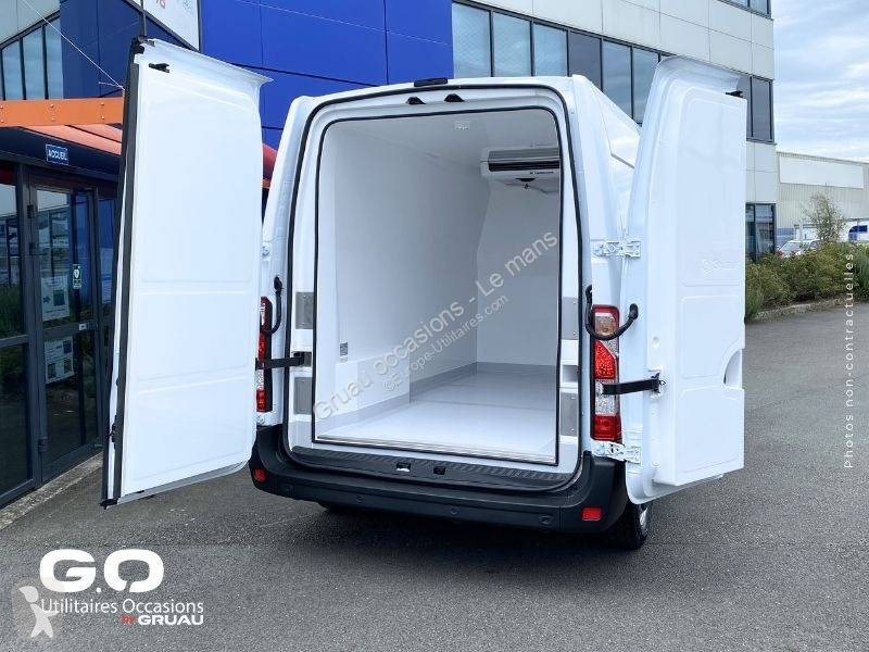 Véhicule utilitaire Nissan