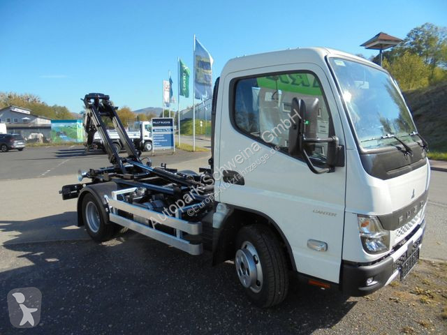 Véhicule utilitaire Fuso 6S15