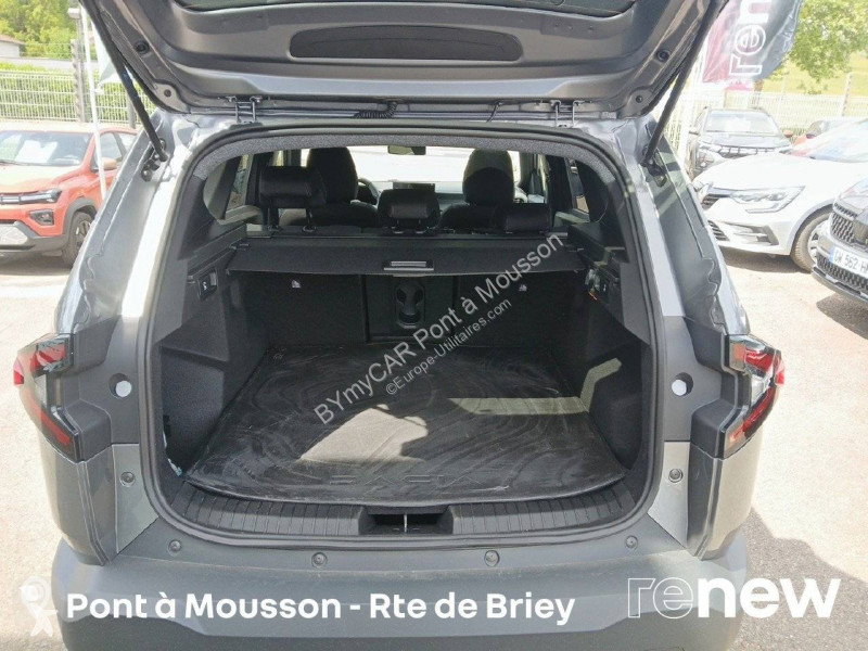 Autoutilitară Dacia Bigster TCe 140