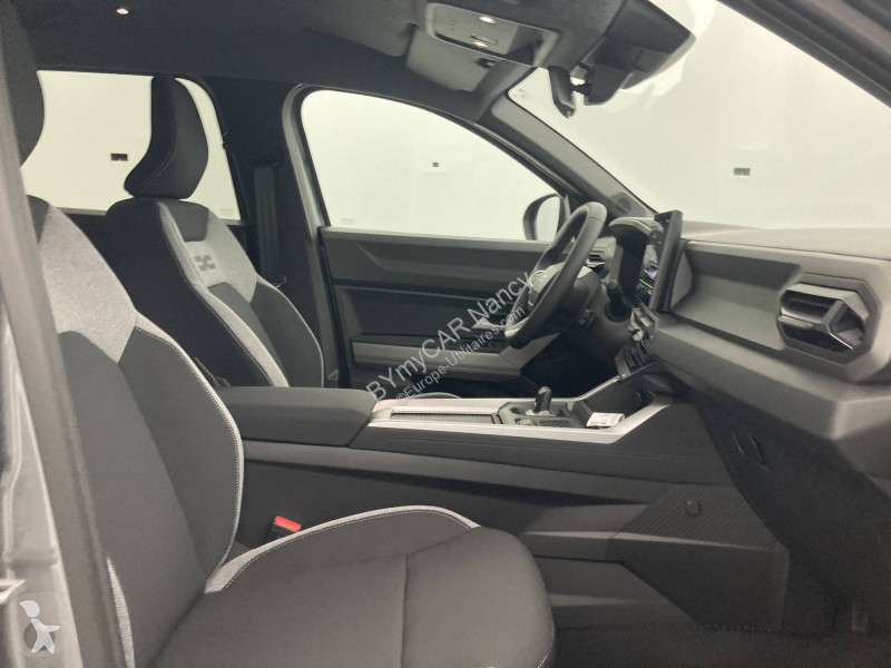 Veicolo commerciale Dacia Bigster Hybrid 155