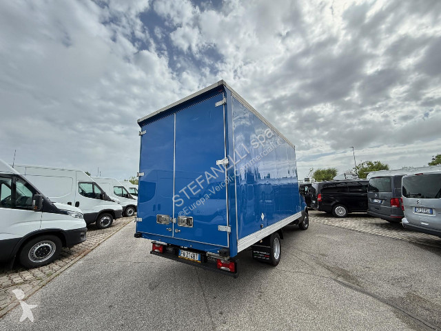 Veicolo commerciale Iveco DAILY 35C16H BOX