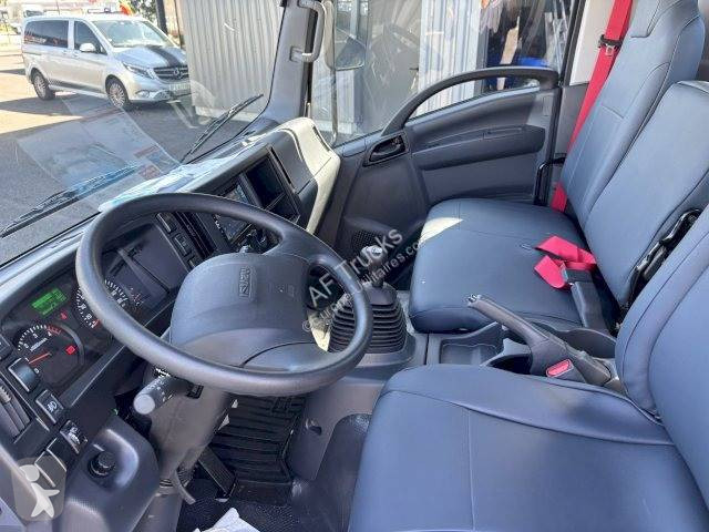 Véhicule utilitaire Isuzu