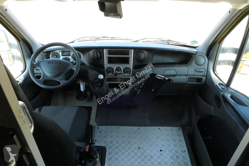 Véhicule utilitaire Iveco Daily 35 S11 C30C...