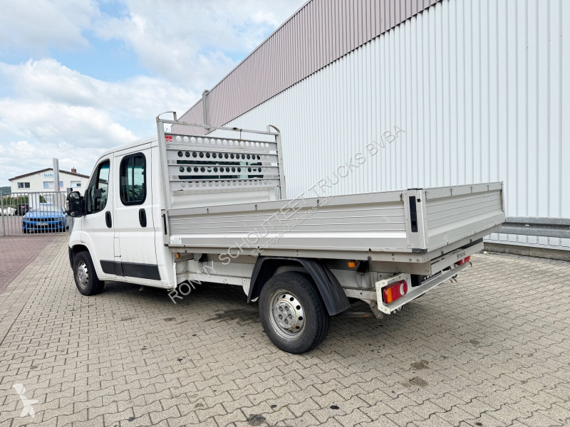 Véhicule utilitaire Peugeot Boxer 4x2 Doka...