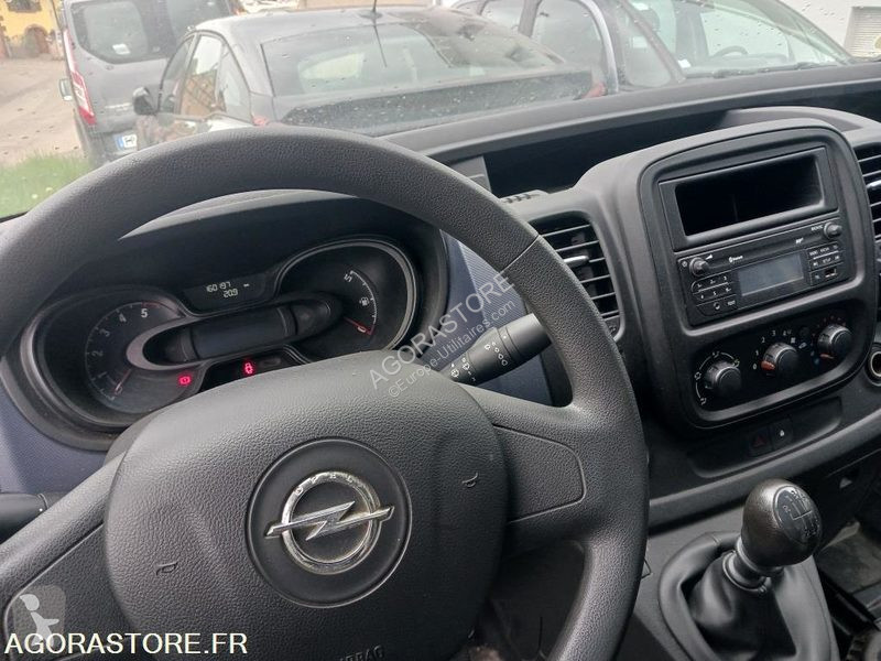 Véhicule utilitaire Opel VIVARO