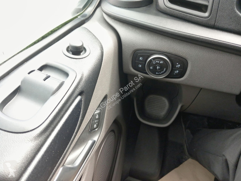 Véhicule utilitaire Ford 300 L2H1 2.0 EcoBlue...