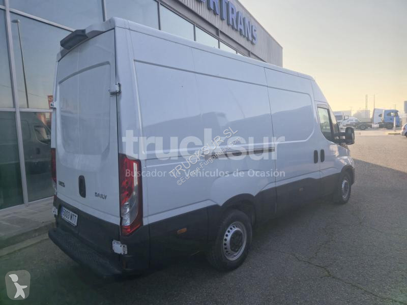 Užitkové vozidlo Iveco  DAILY 35S16V 12M3