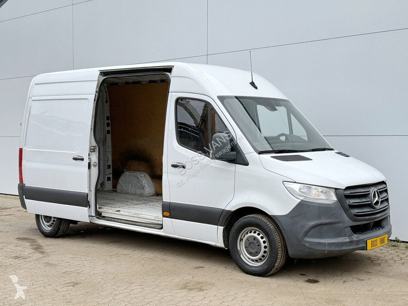 Véhicule utilitaire Mercedes 311 CDI L2H2 AC...