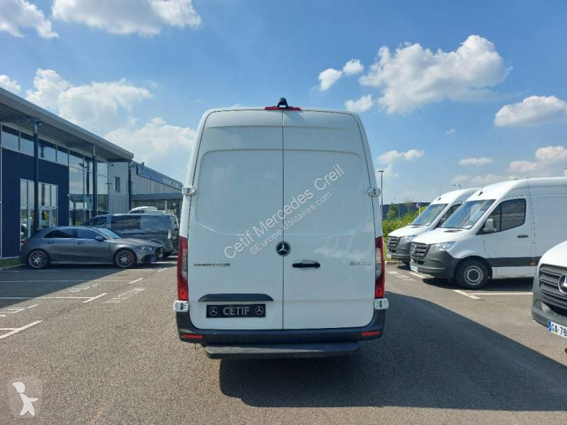 Véhicule utilitaire Mercedes