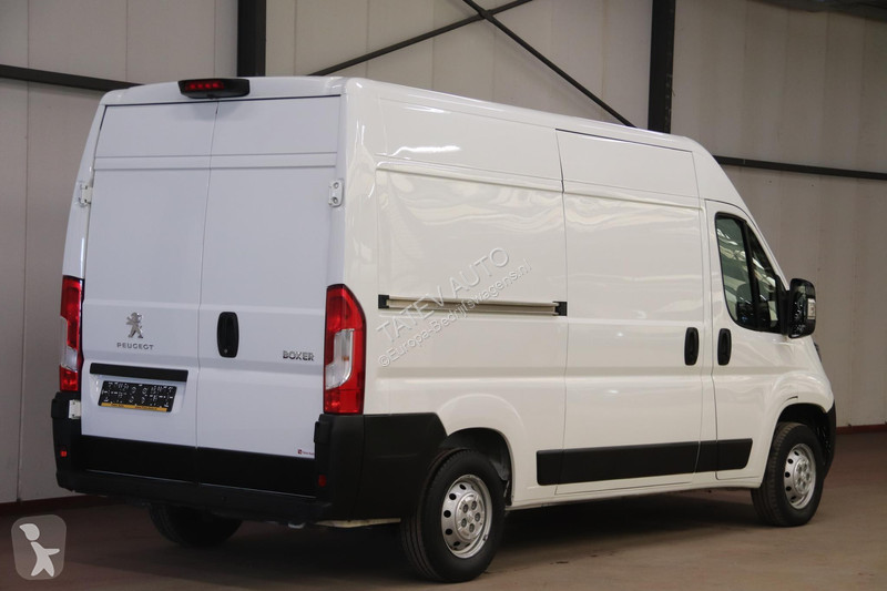 Véhicule utilitaire Peugeot 2.2 120PK L2H2...