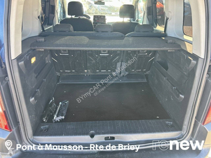 Autoutilitară Peugeot Rifter Standard BlueHDi...