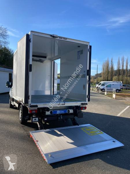 Véhicule utilitaire Ford