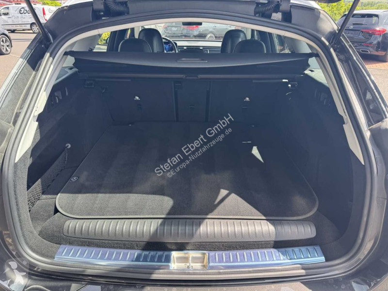 Užitkové vozidlo Mercedes E 300de T...