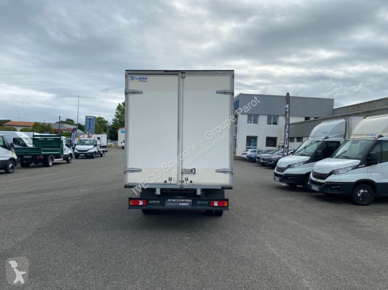 Véhicule utilitaire Iveco 35C16H3.0 empattement...