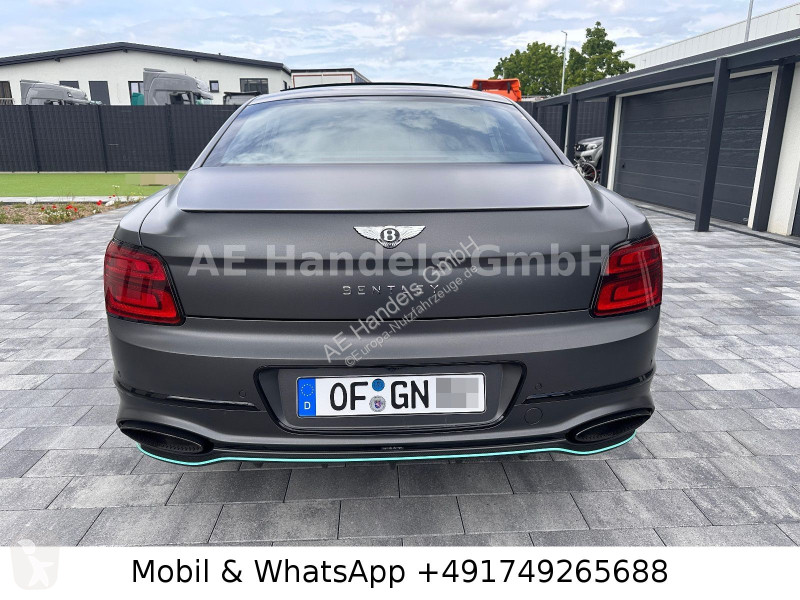 Samochód dostawczy Bentley Flying Spur Speed...