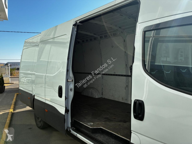 Furgoneta Iveco  35S14 16m3