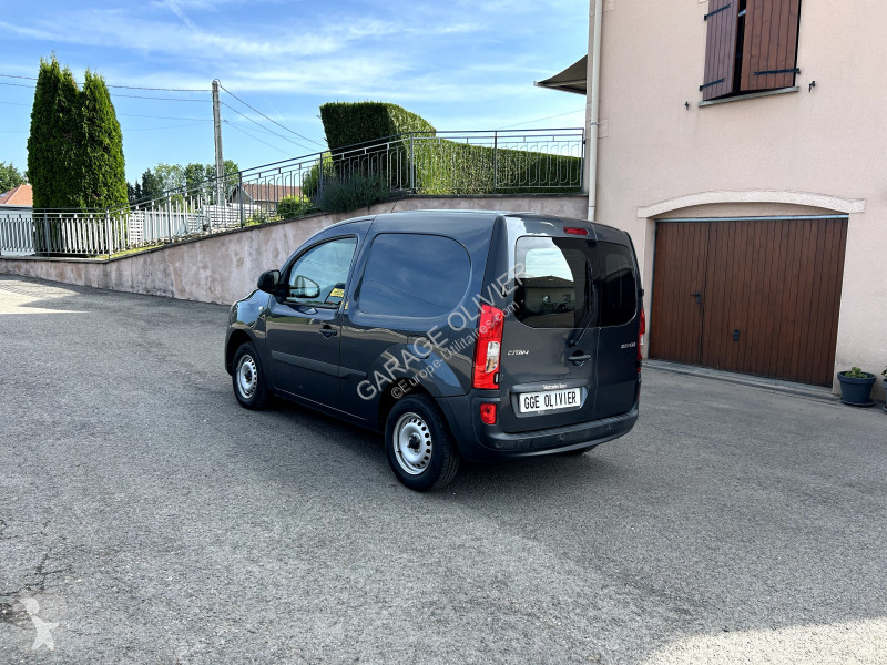 Véhicule utilitaire Mercedes Compact 109 1.5...