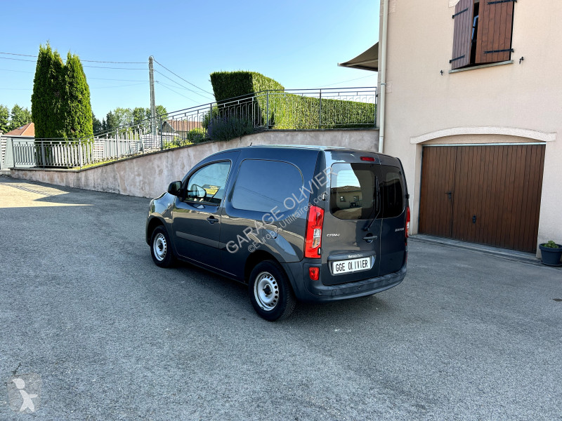 Véhicule utilitaire Mercedes Compact 109 1.5...