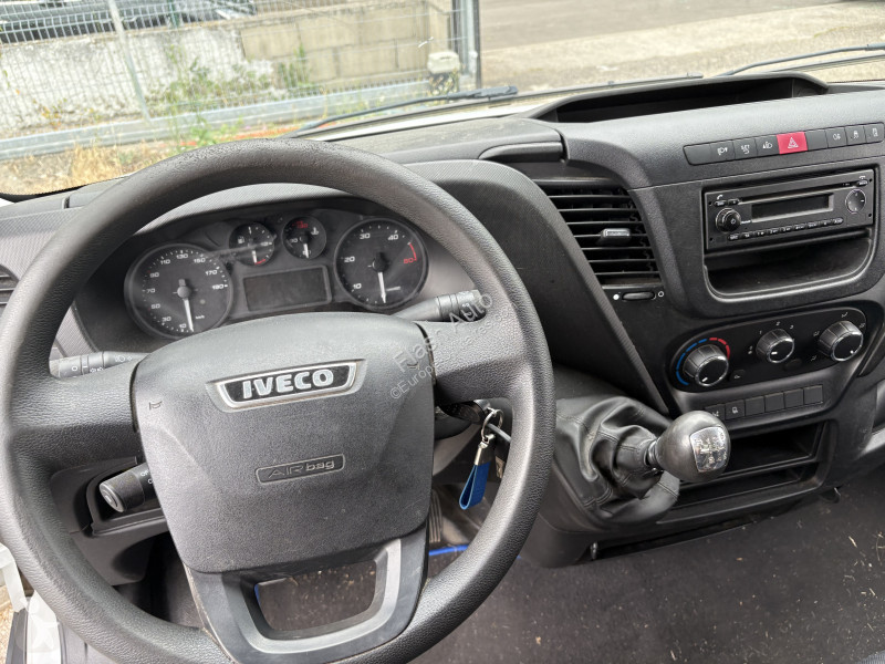 Autoutilitară Iveco DAILY  35C18 CAISSE FRIGO...