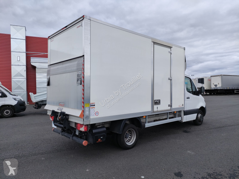 Autoutilitară Mercedes 20M3 HAYON RJ