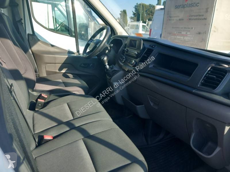 Véhicule utilitaire Ford