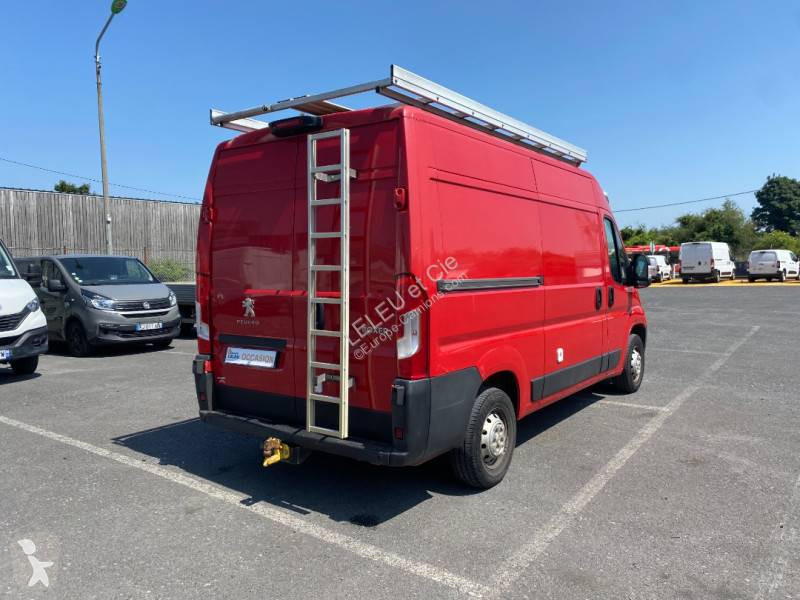 Véhicule utilitaire Peugeot