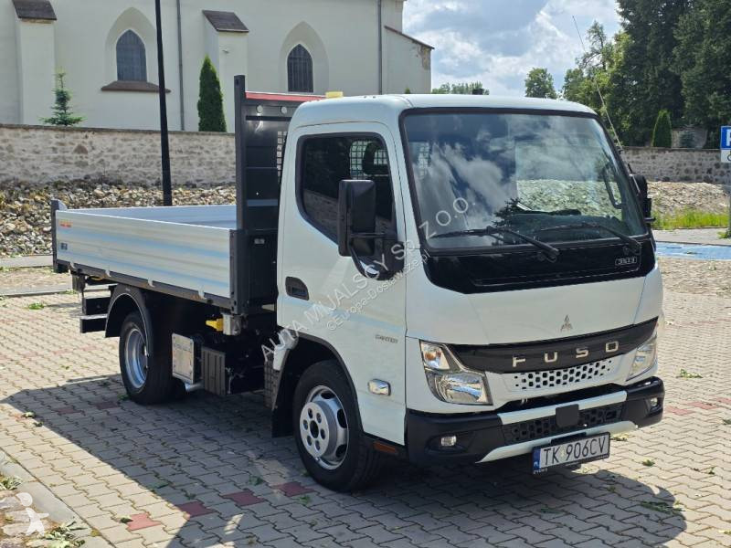 Véhicule utilitaire Mitsubishi Fuso