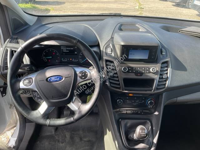 Véhicule utilitaire Ford CONNECT L1 ESSENCE