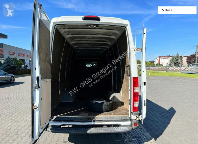 Autoutilitară Iveco 35C13 Blaszak L4H3 Long...