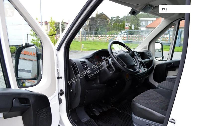 Véhicule utilitaire Peugeot Furgin Duoble...