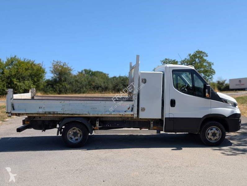 Véhicule utilitaire Iveco 35-12