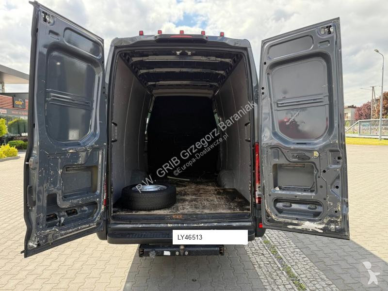 Furgoneta Iveco 35S18