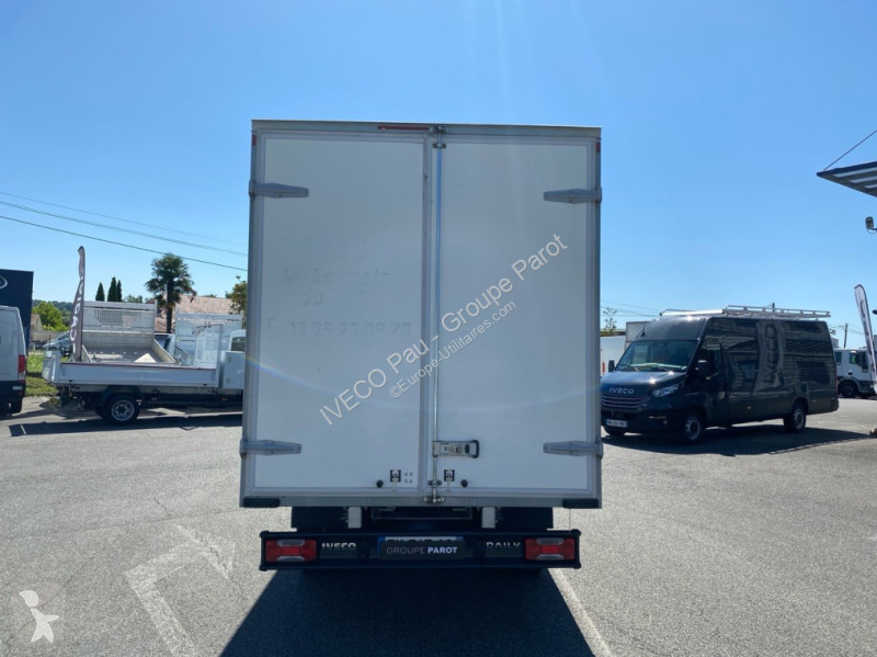 Véhicule utilitaire Iveco 35C16 Empattement 4100