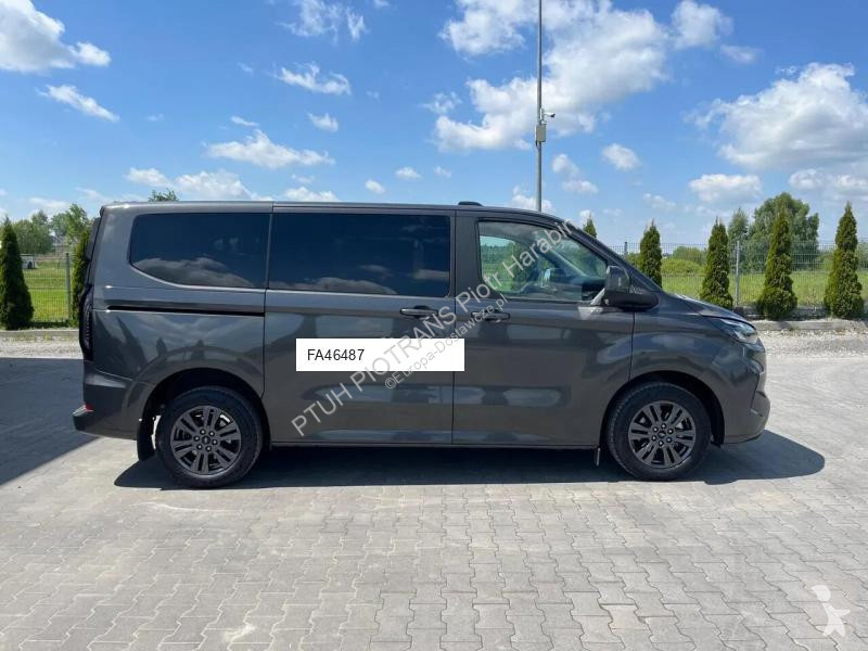 Véhicule utilitaire Ford TOURNEO CUSTOM...
