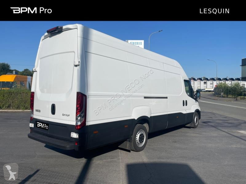 Véhicule utilitaire Iveco 35S Fg 35S18HA8 V12...