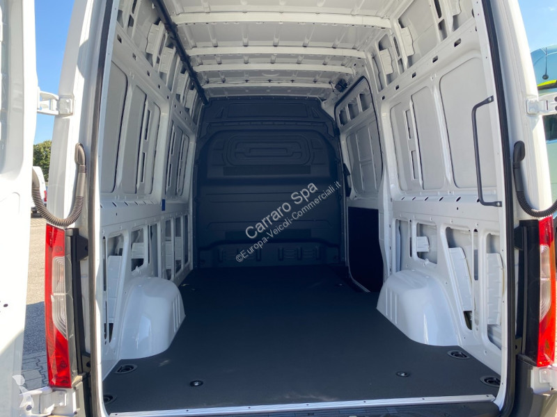 Autoutilitară Mercedes Furgone Traz. Post