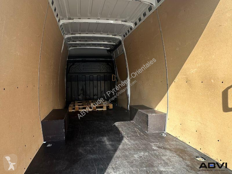 Véhicule utilitaire Iveco 35S16V16 DAILY...