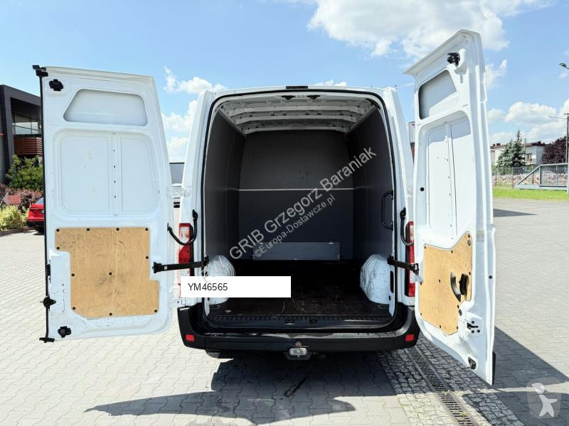 Véhicule utilitaire Renault 135 DCI Furgon...