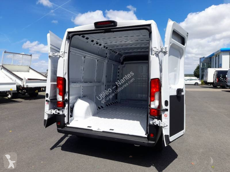 Véhicule utilitaire Peugeot
