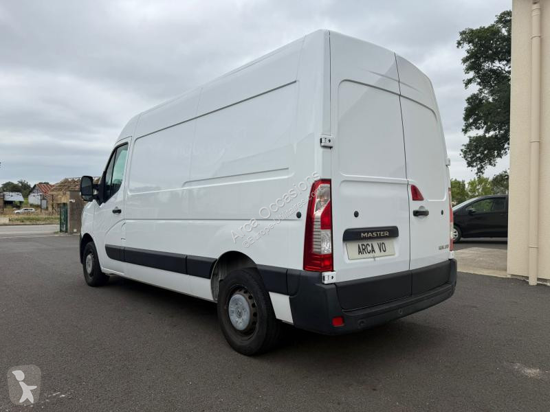Véhicule utilitaire Renault FOURGON FGN TRAC...