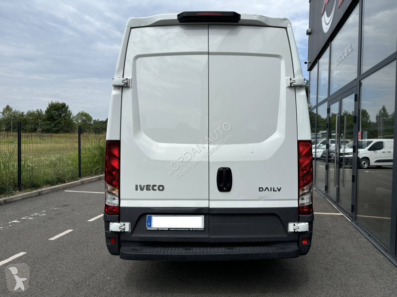 Autoutilitară Iveco 2.3d 160ch L4H2