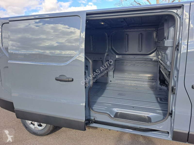 Veicolo commerciale Renault L2H1 3T BLUE DCI...