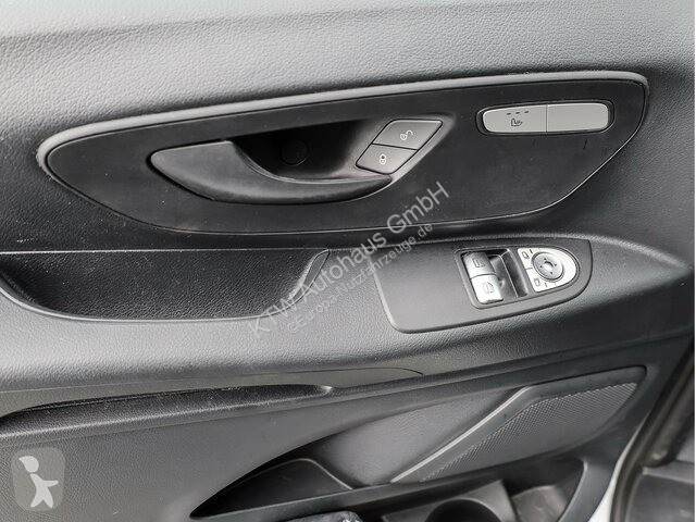 Autoutilitară Mercedes 114...