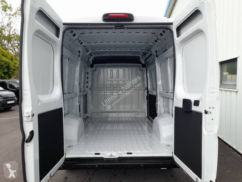 Véhicule utilitaire Peugeot