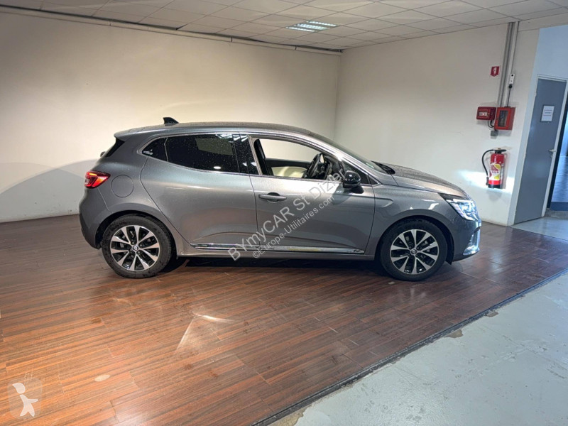 Užitkové vozidlo Renault Clio E-Tech full...